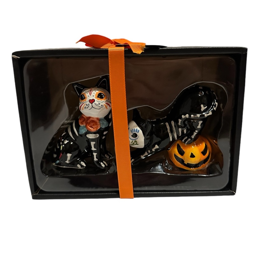 Blue Sky Clayworks NWT Cat Dia de Los Muertos Salt and Pepper Shakers